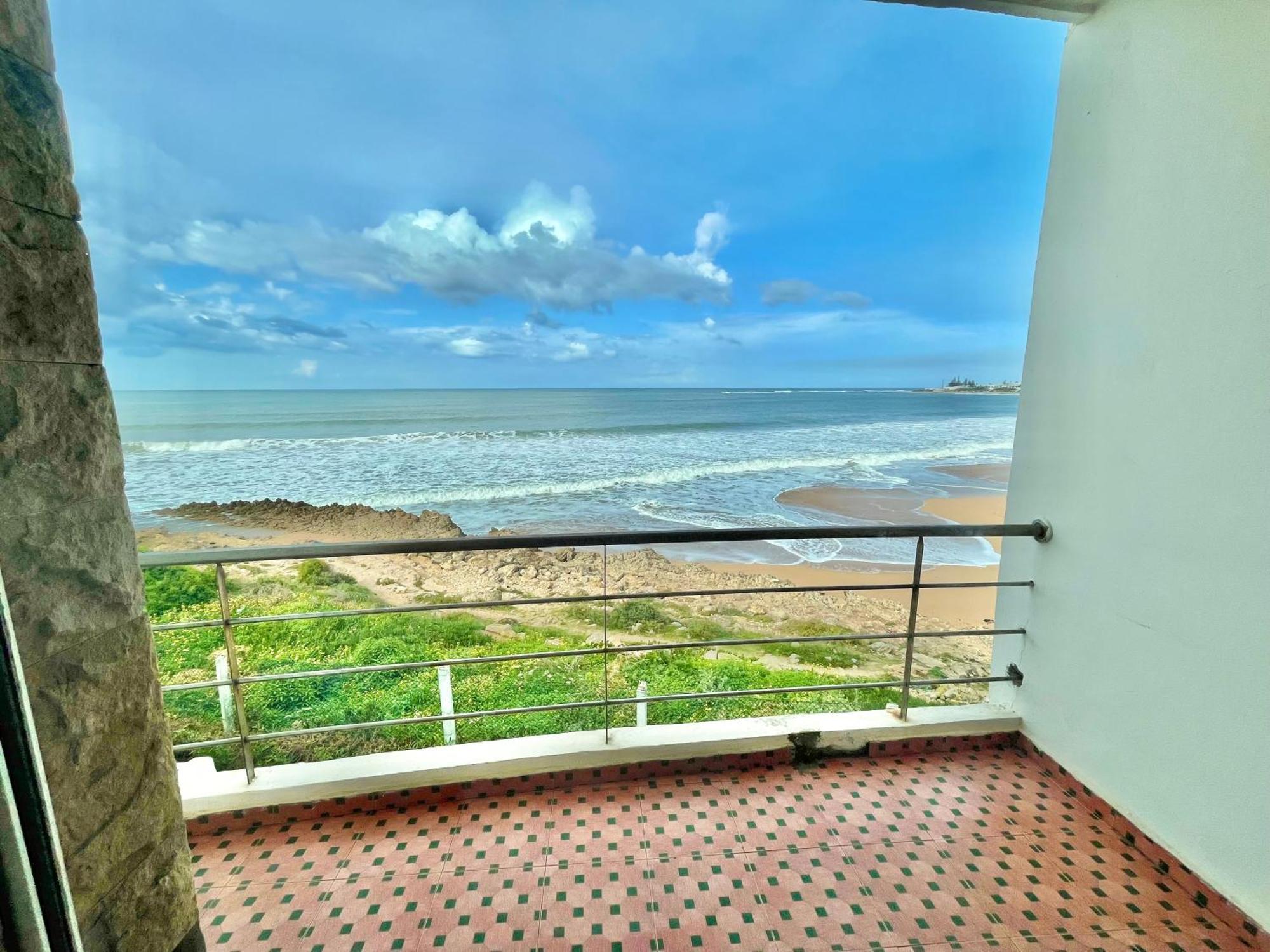 Splendid Beachfront Villa In Sidi Bouzid Beach With Pool Douar Ourlali 外观 照片